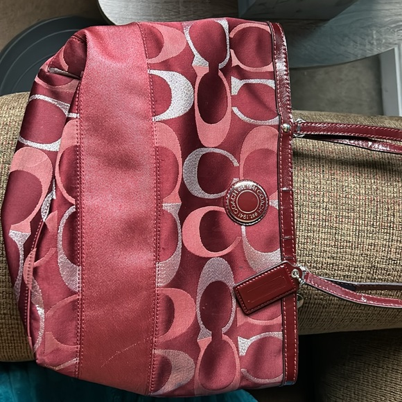 Coach red purse in used condition - Picture 3 of 4